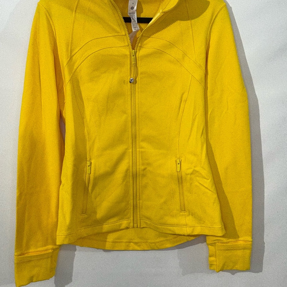 NWT Lululemon define jacket, luon size 10 maze yellow